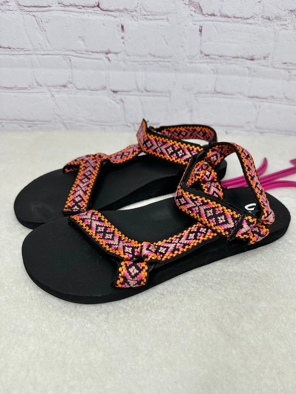 NEW SO Sandals Pink Orange Woven Strap Women's Shoes 7/8